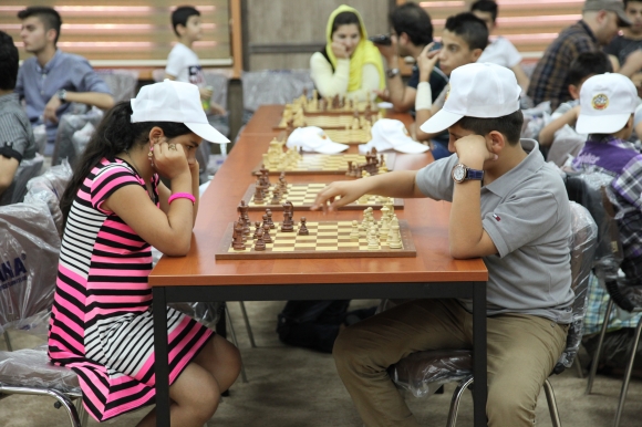 شەترەنجی خانزاد ئامادەکاری بۆ خولەکان دەکات